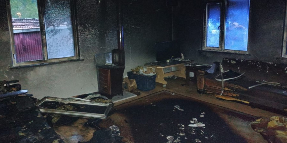 Benzinle soba yakmak isterken ölümden döndüler: 4 yaralı