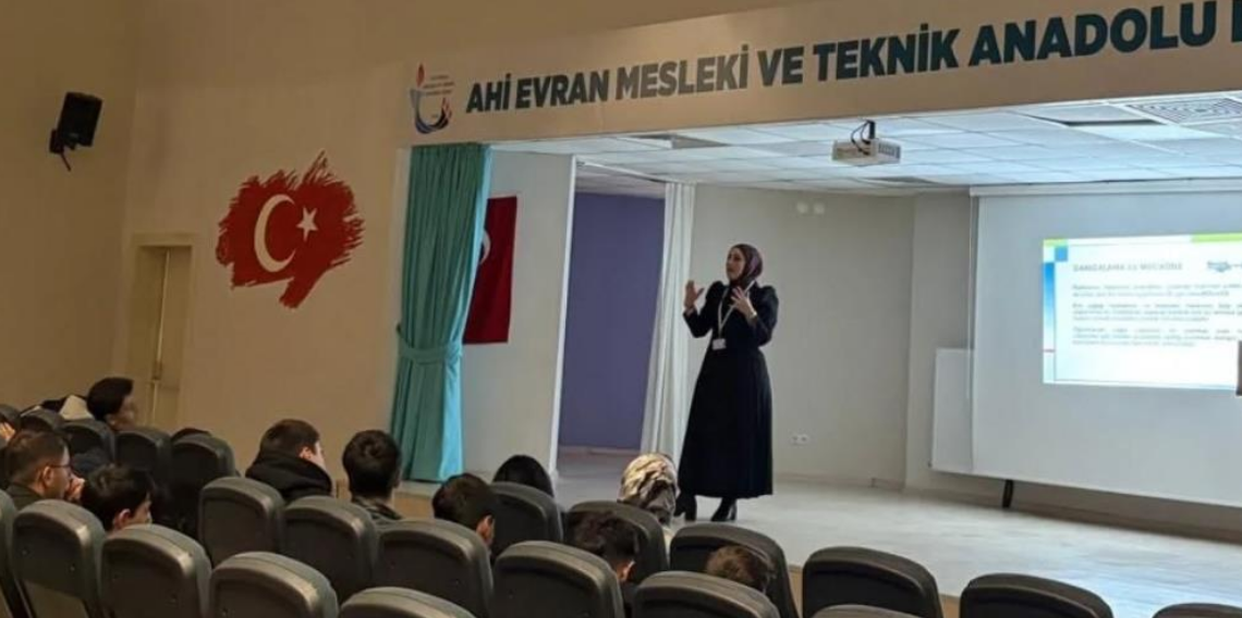 Bayburt'ta öğrenciler ruh sağlığı konusunda bilgilendirildi