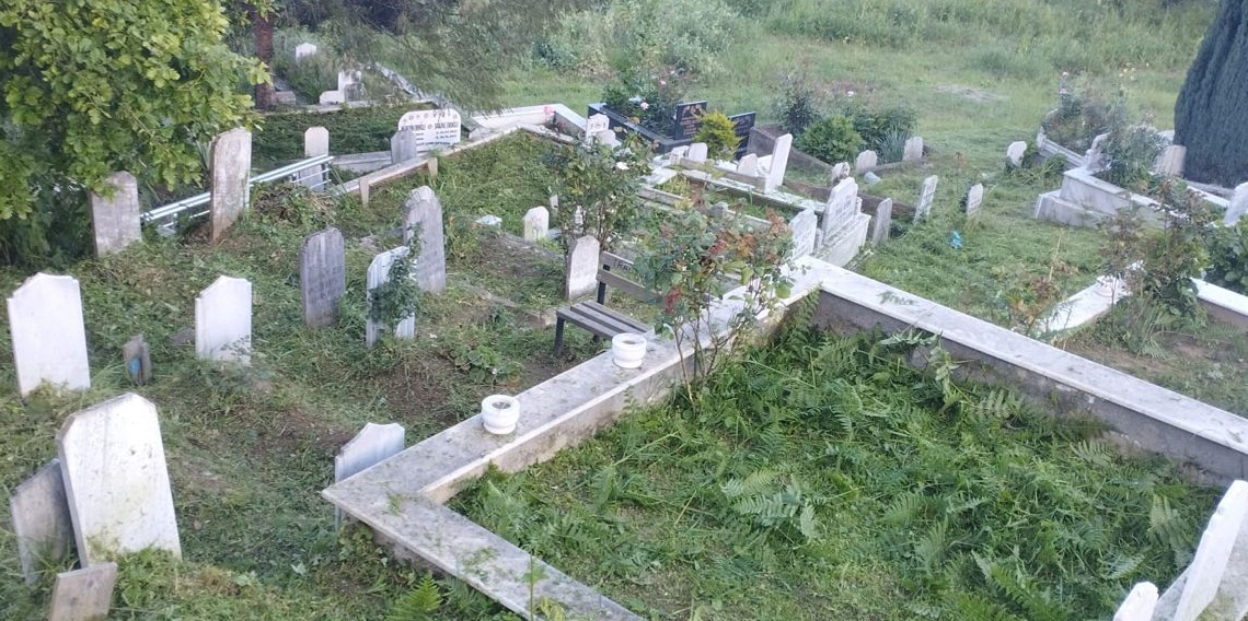 Trabzon'da Mezarlıklar Bayrama Hazırlandı