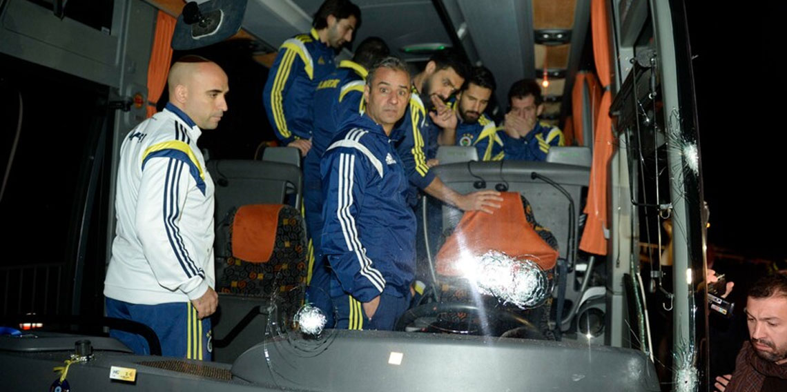 Bakan Gürlek duyurdu! Fenerbahçe otobüsüne saldırı dosyası yeniden ele alınacak