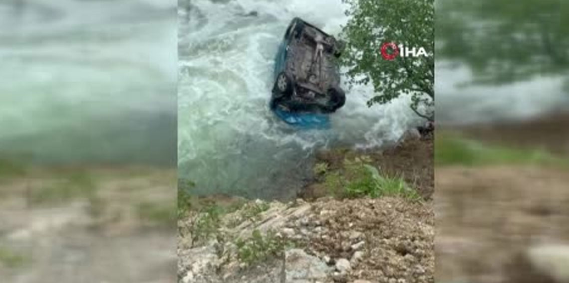 Giresun'da otomobil dereye uçtu