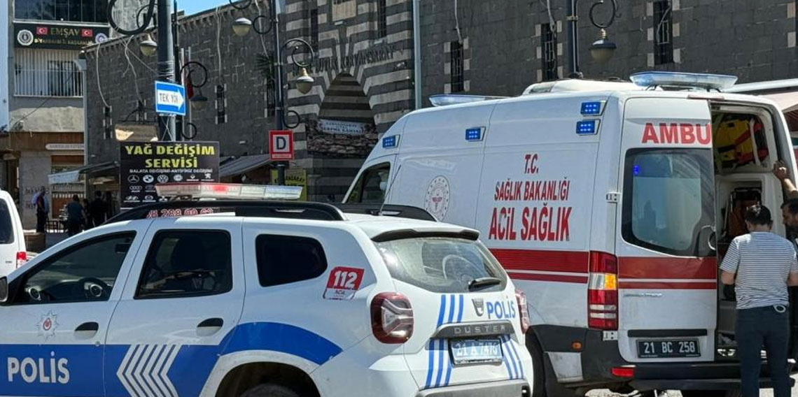 Alkol aldığı arkadaşı tarafından bacaklarından vuruldu