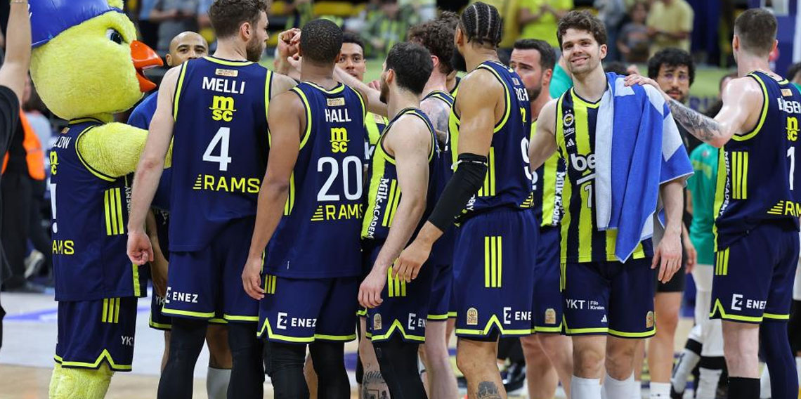 Fenerbahçe, yarı final ilk maçında A. Efes'i konuk edecek