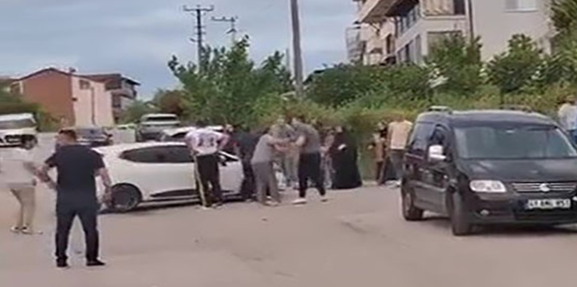 Aileler arasında silahlı sopalı kavga: 5 yaralı