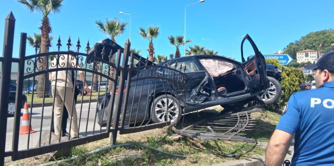 Yeniden Refah Partisi Genel Başkan Yardımcısı Gezgin'in makam aracı kaza yaptı:
