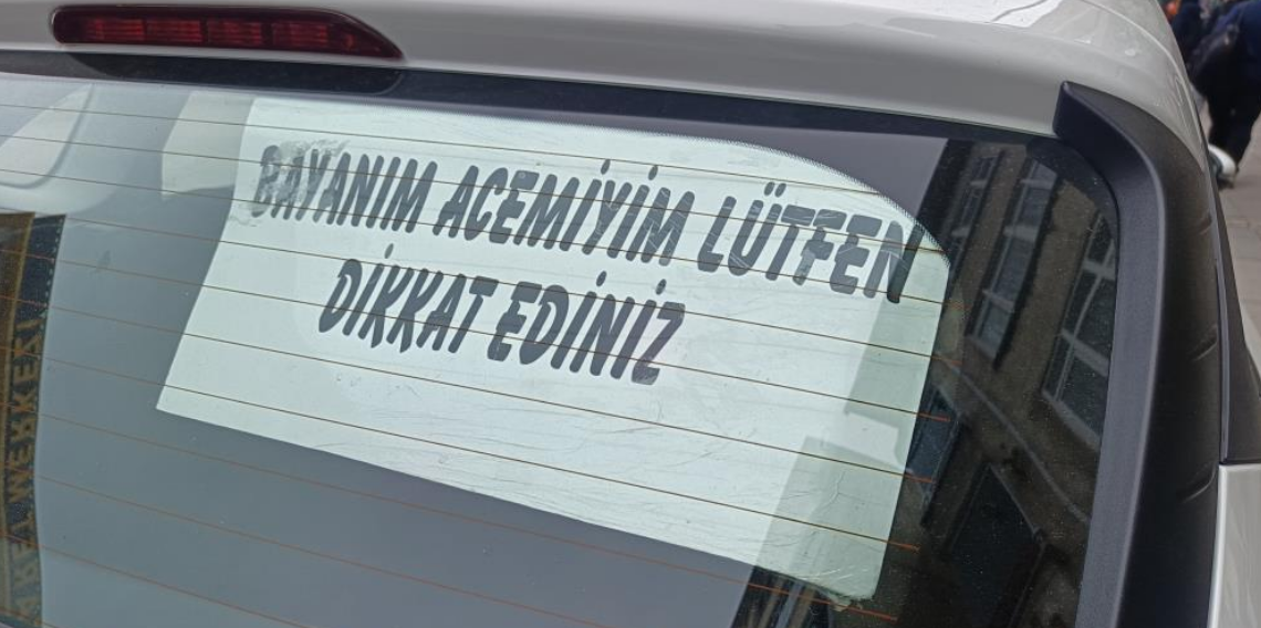 Ordu’da Acemi Sürücünün Arka Camına Yazdığı Not Gündem Oldu