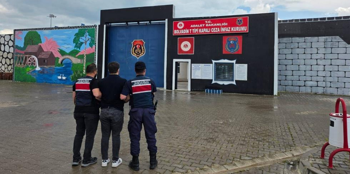FETÖ’den aranan şahsı jandarma yakaladı