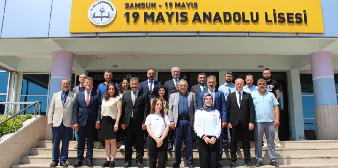 Anı Kitap Kafe öğrencilerle buluştu