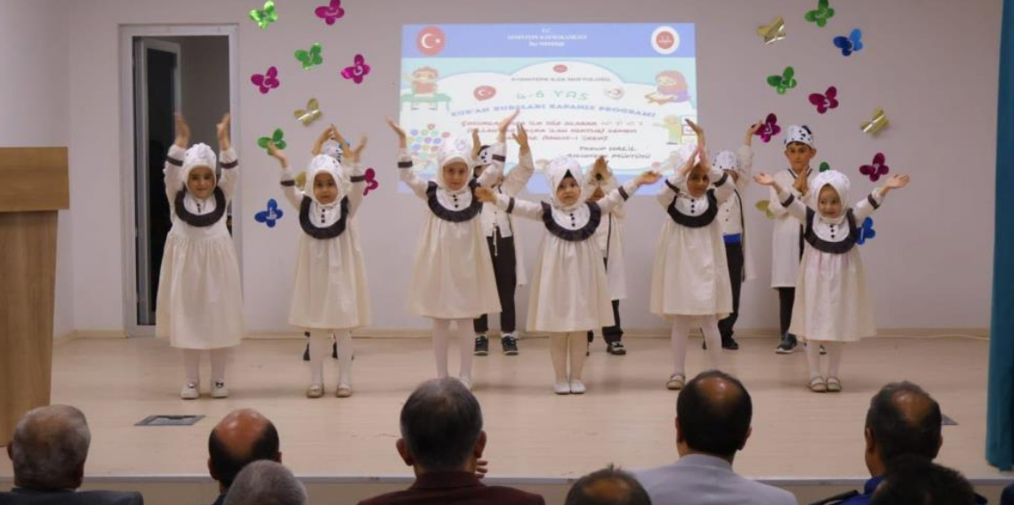 Aydıntepe’de Miniklerden Mezuniyet Coşkusu