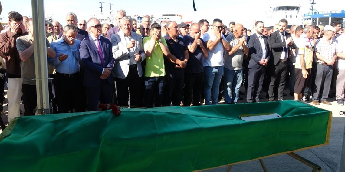 Sivastopol açıklarındaki saldırıda hayatını kaybeden Trabzonlu balıkçı son yolculuğuna uğurlandı