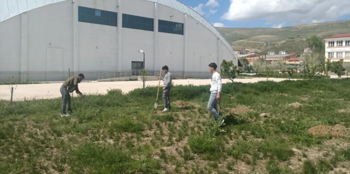 Bayburt'ta Öğrencilerden Yeşil Vatan Seferberliği