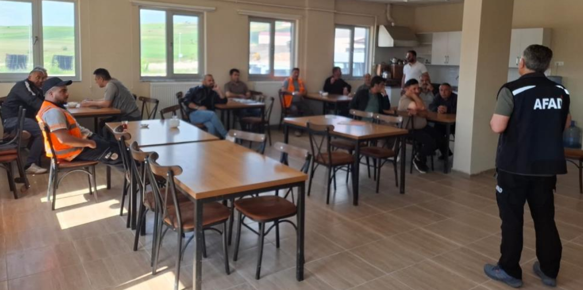 Bayburt'ta Karayolları Personeline AFAD'dan Afet Farkındalık Eğitimi