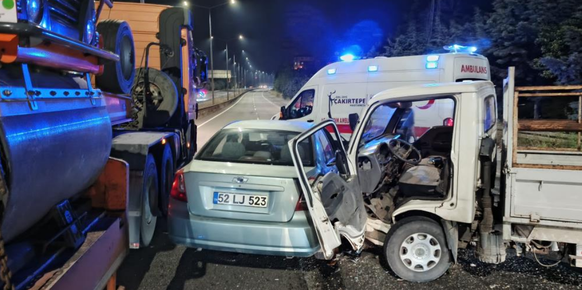 Ordu'da kamyonet ile otomobil çarpıştı