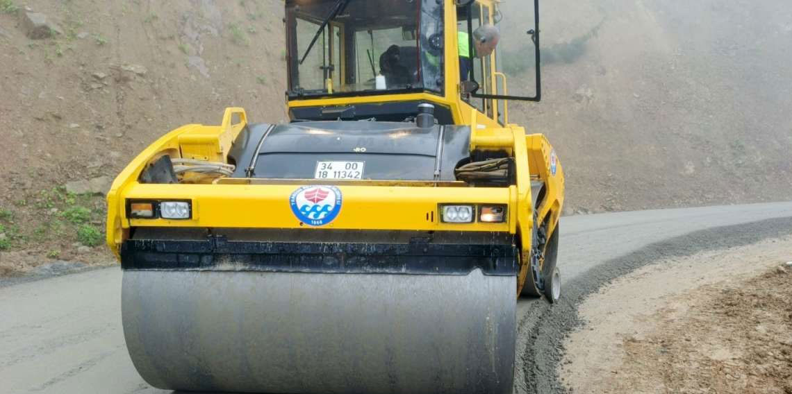 Trabzon Büyükşehir’den yüksek kesimlerde yol seferberliği