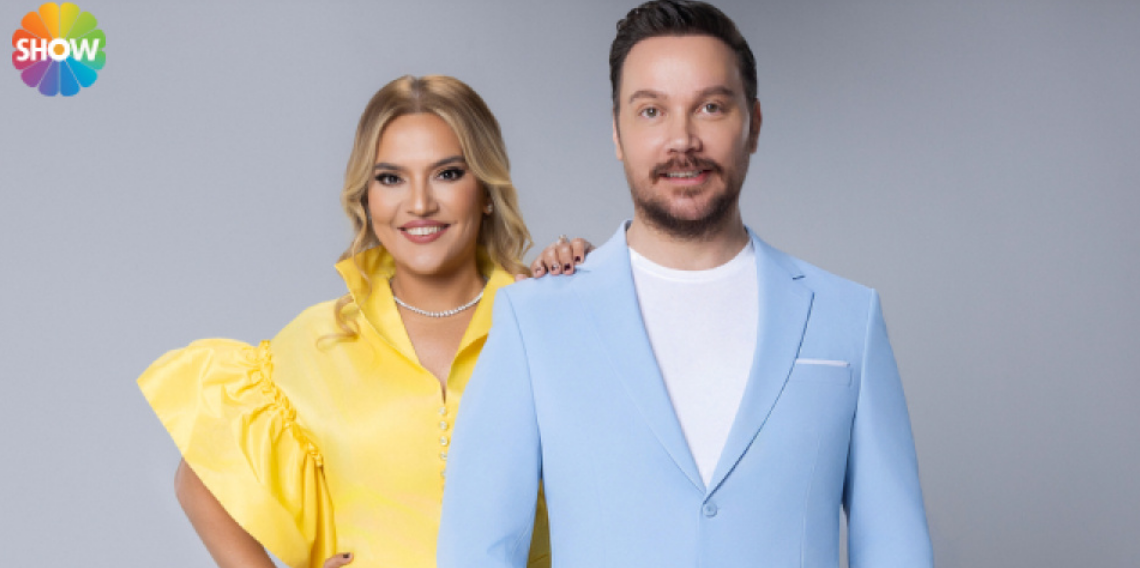 Demet Akalın ve Sinan Akçıl'dan Yaz Sürprizi! 'Yaz Bir Şarkı' Ekrana Geliyor