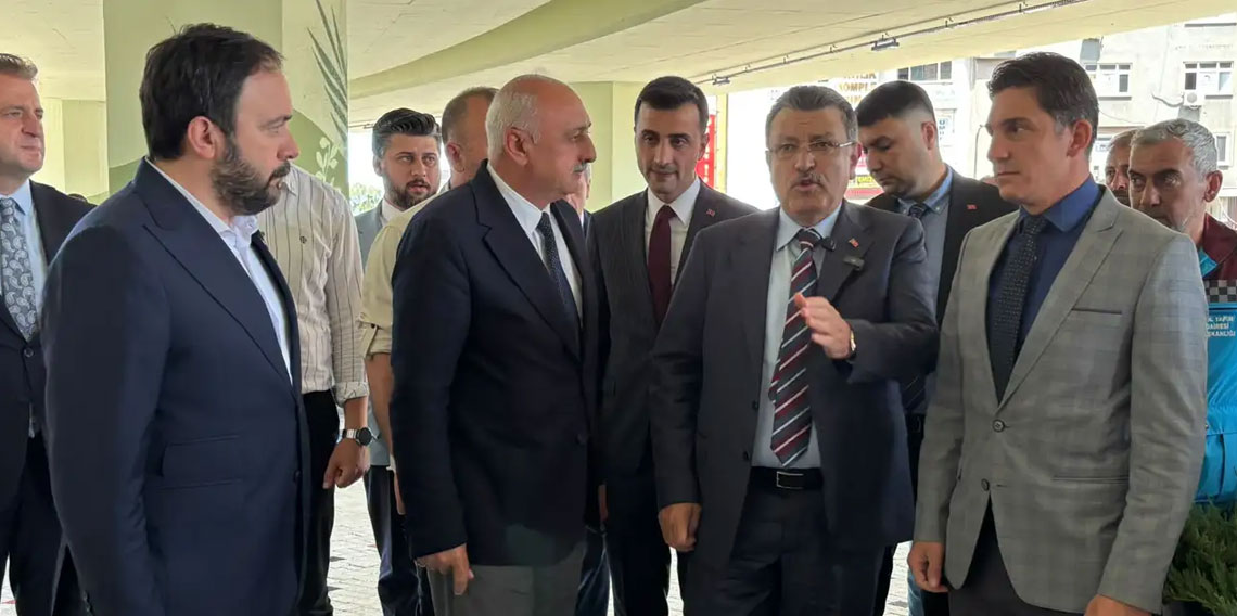 Başkan Genç Meydan’daki değişimi yerinde anlattı: “Burayı kaldırmak istiyoruz”