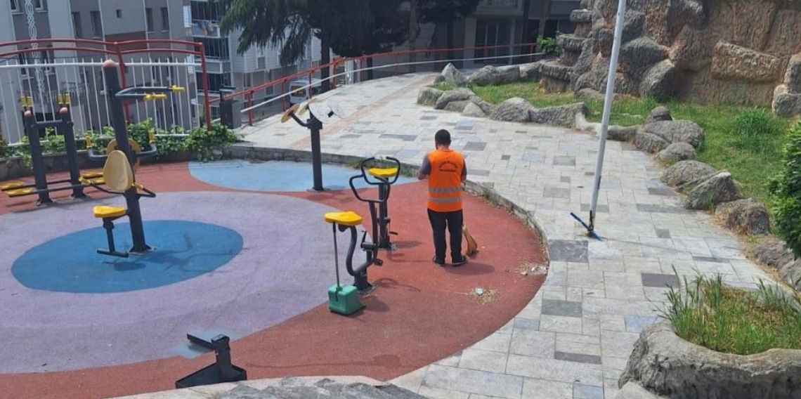 lkadım’da temizlik çalışmaları sürüyor