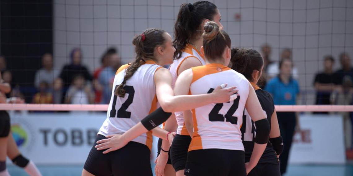 Eczacıbaşı Yıldız Kız Takımı namağlup üst üste 3. kez Türkiye şampiyonu