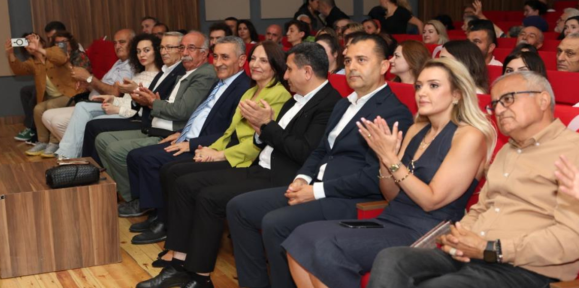Ankara’da ‘Bir Tel Yeter’ konseri gönülleri buluşturdu