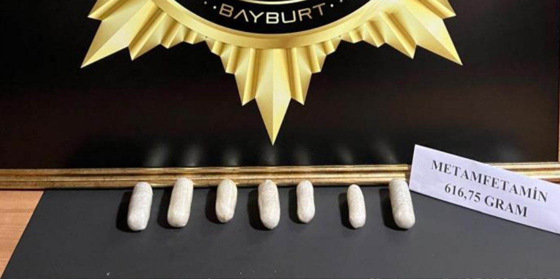 Bayburt'ta uyuşturucu operasyonu! 616 gram metamfetamin ele geçirildi