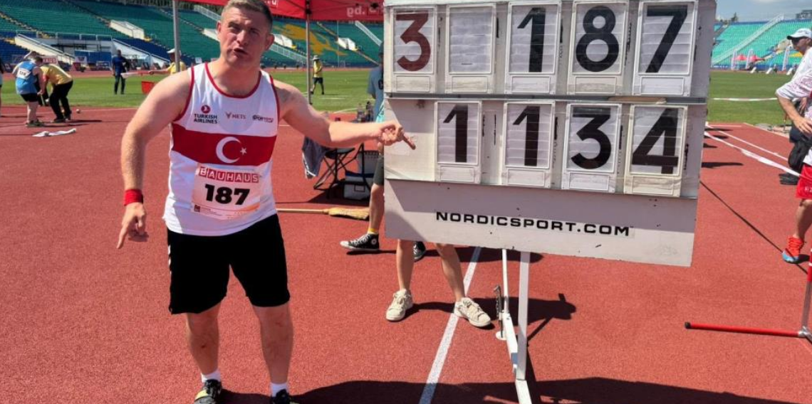 Samsunlu sporcu Ali Topaloğlu üst üste dünya şampiyonu