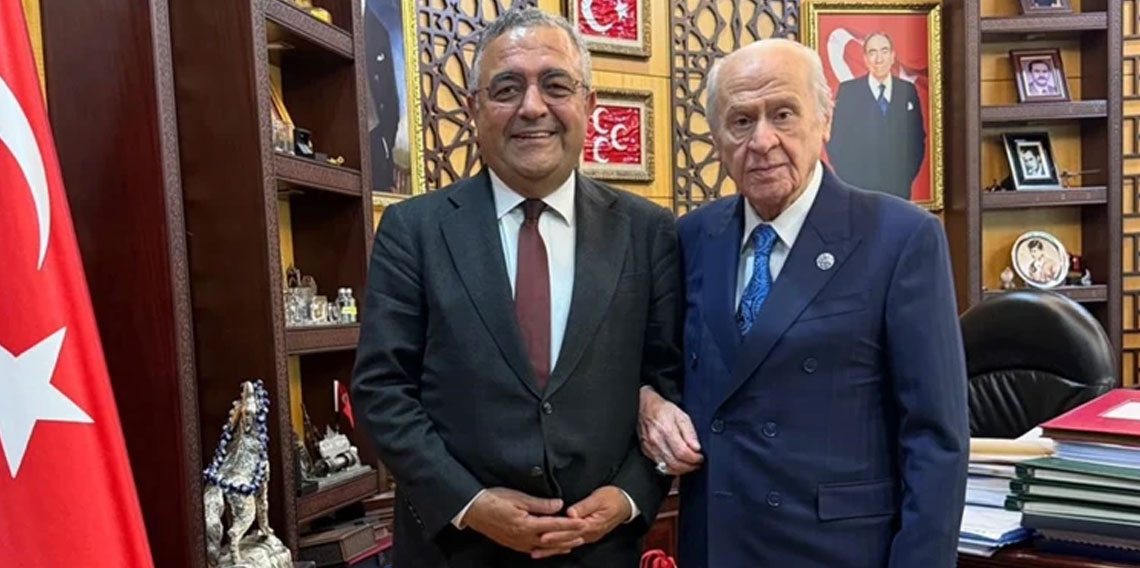 Bahçeli'ye sürpriz ziyaret! Kol kola girip poz verdiler