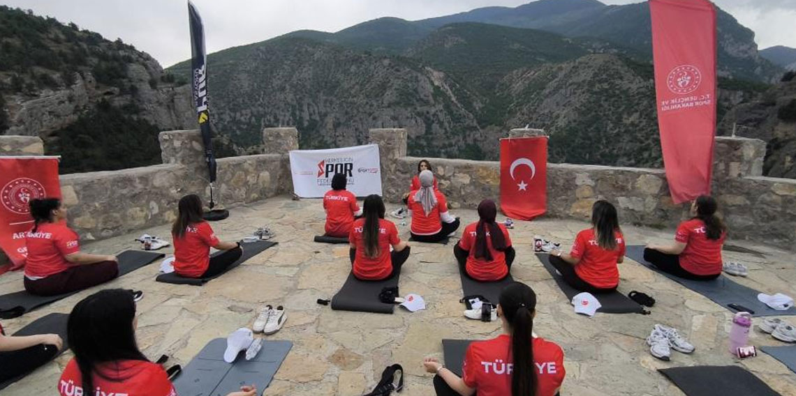 Cehennem Deresi Kanyonu'nda dünya yoga günü etkinliği