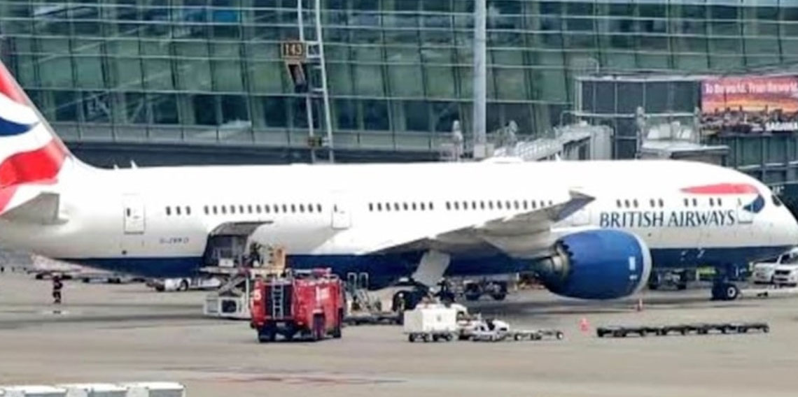 Tokyo Haneda Havalimanı'nda panik: Akıllı telefon uçakta alev aldı