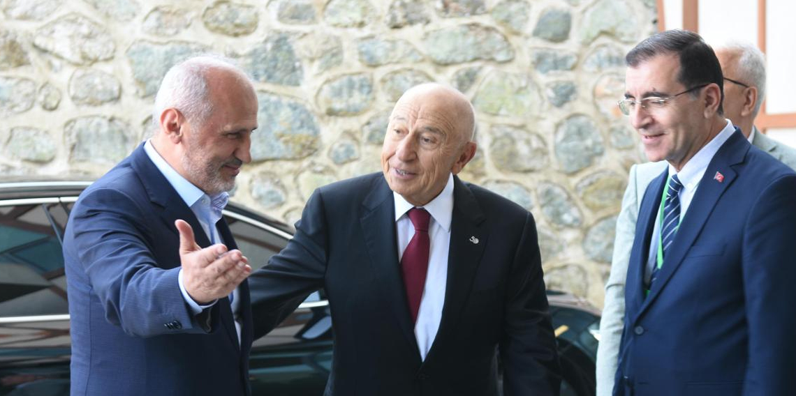 Nihat Özdemir, Trabzon’da Öğrencilerle Buluştu