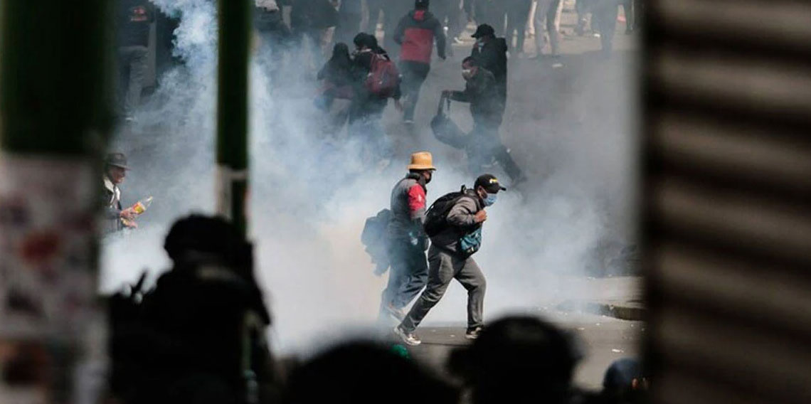 Bolivya'da siyasi kriz: 50 günü aşan protestoların ardından OHAL ilan edildi