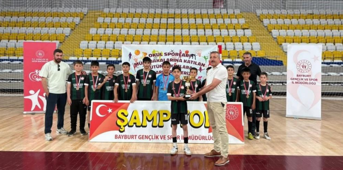 Bayburt'ta küçük erkekler futsal şampiyonu belli oldu!