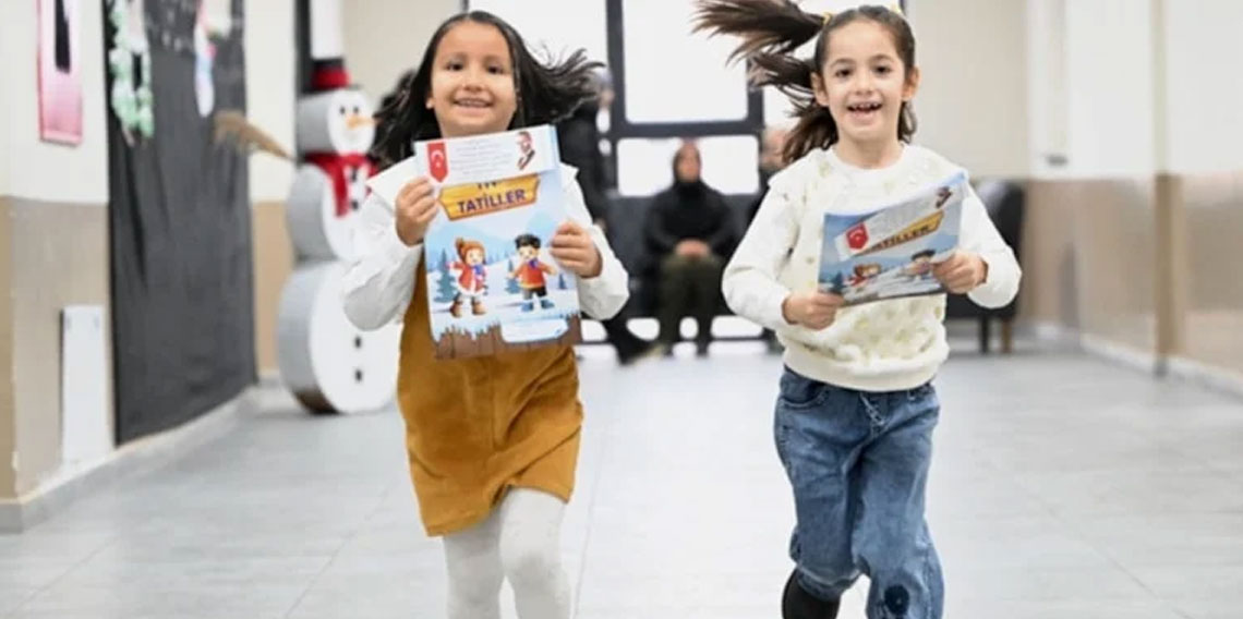 Yaklaşık 18 milyon öğrenci cuma günü karne heyecanı yaşayacak
