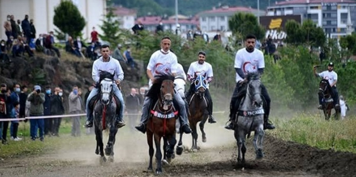 Trabzon’da Cumhurbaşkanlığı İstiklal Kupası Rahvan At Yarışları Düzenlenmek İsteniyor