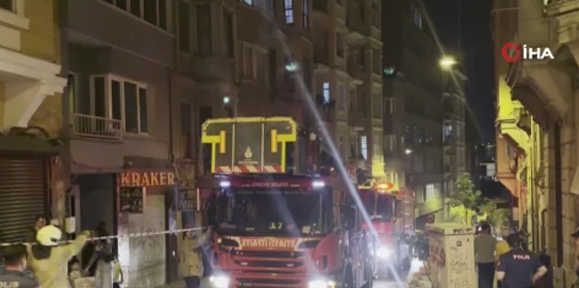 Beyoğlu’nda binada kısmı çökme meydana geldi