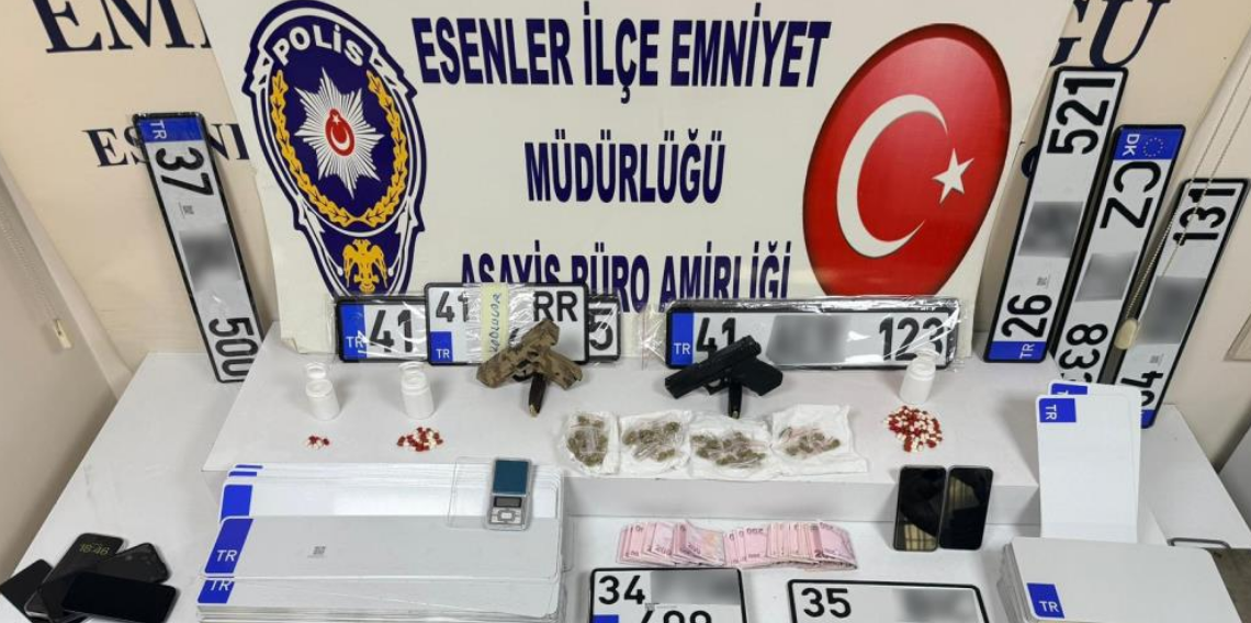 İstanbul'da sahte plaka basımı yapılan adrese operasyon yapıldı:
