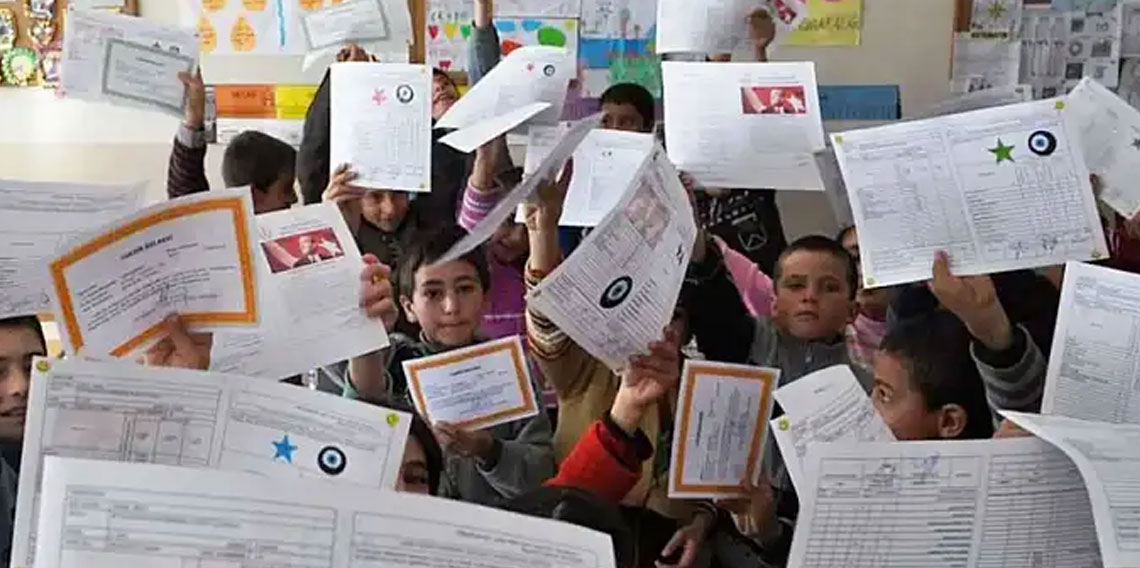 Yaklaşık 18 milyon öğrenci karnelerini alarak yaz tatiline girdi