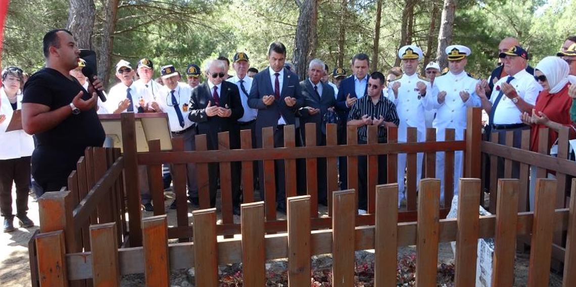 Şehit Tabip Binbaşı Mehmet İsmail Bey, kabri başında dualarla anıldı
