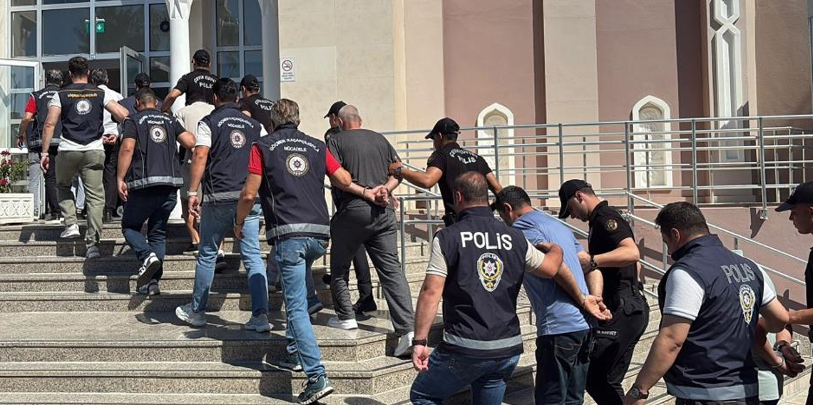 Fethiye merkezli göçmen kaçakçılığı operasyonunda 18 şüpheli adliyeye sevk edildi