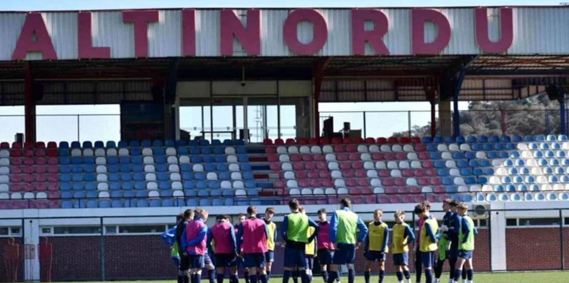 Türk futboluna çok sayıda oyuncu kazandırmıştı: Altınordu ligden çekildi!