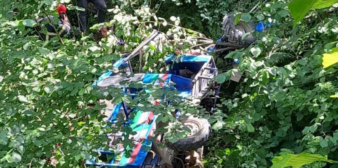 Ordu'da devrilen patpatın sürücüsü hayatını kaybetti