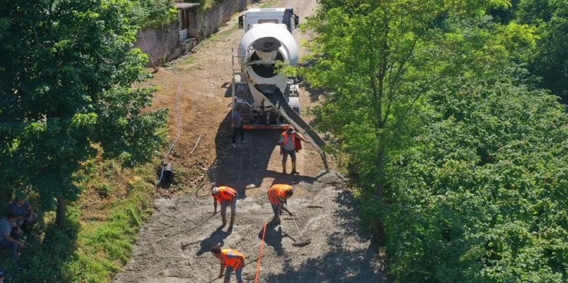 Ordu'nun kırsal mahallelerinde beton yol çalışmaları
