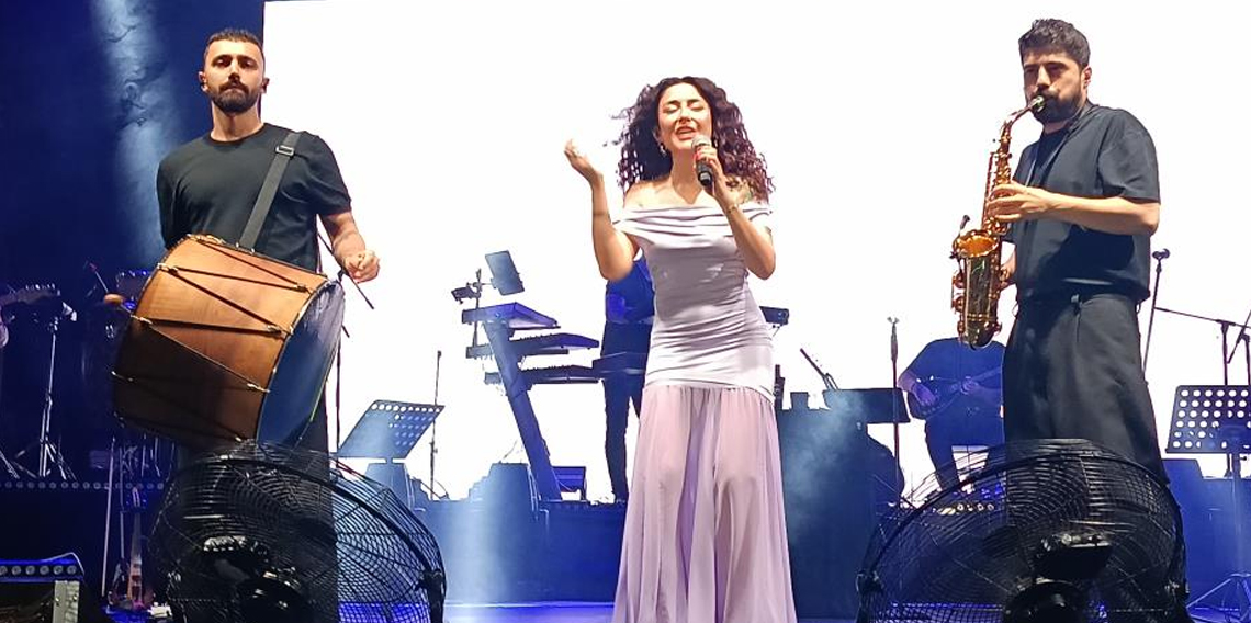 Kırkpınar Yağlı Güreş Festivali'nde Melek Mosso sahne aldı