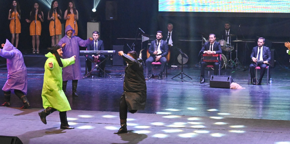Trabzon Halk Oyunları Ekibi Azerbaycan'da Göz Doldurdu