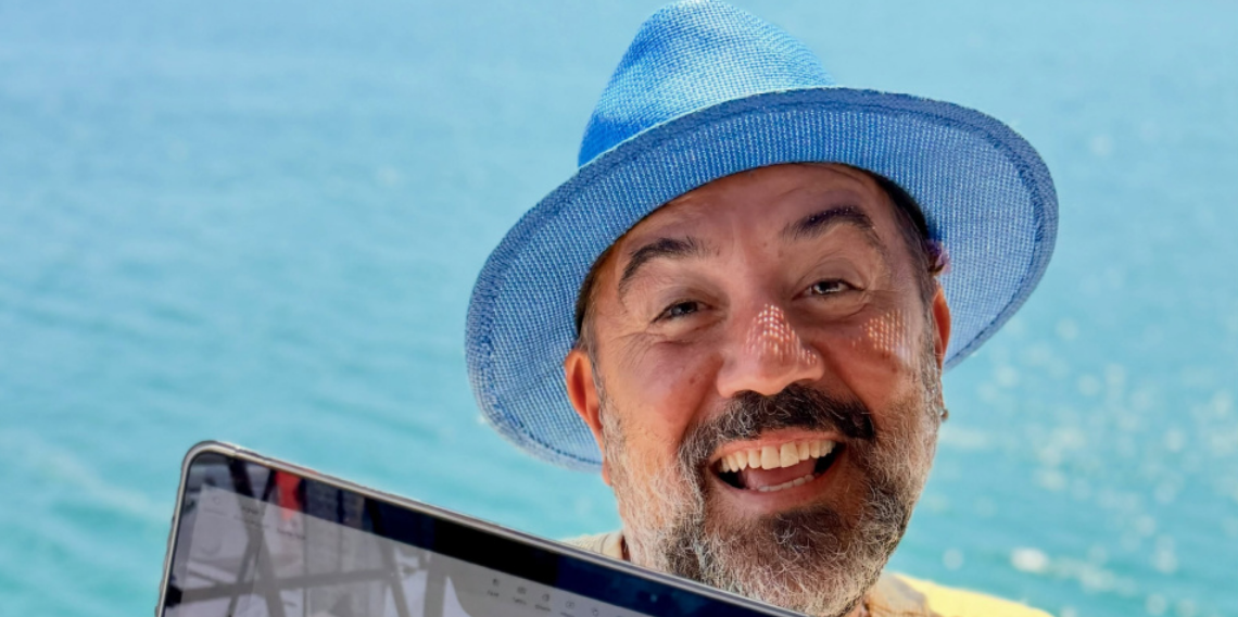 Ata Demirer'den hayranlarına müjde! Yeni filmi 'Pervaneler'in senaryosu tamamlandı
