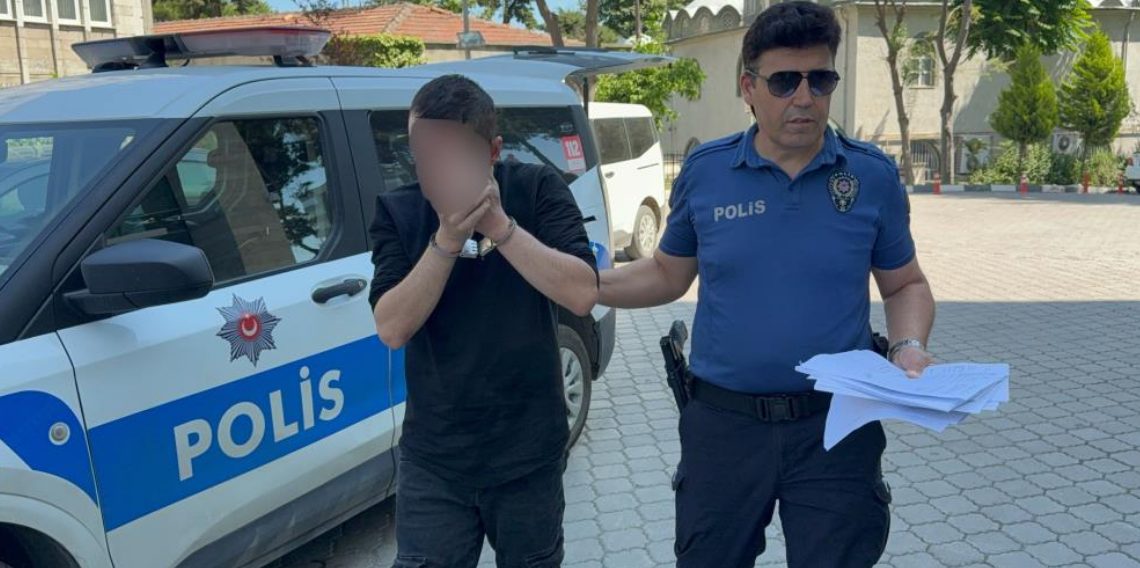 Samsun'da hırsızlıktan aranan firari hükümlü yakalandı: Kesinleşmiş hapis cezasıyla adliyeye sevk edildi