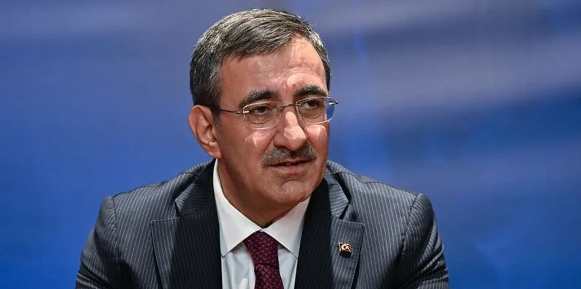 Cevdet Yılmaz, Güzelyurt Soğuk Hava Deposu'nda incelemelerde bulundu