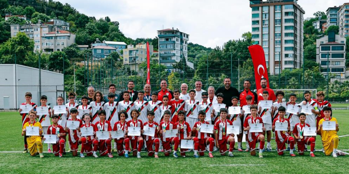Samsunspor ile KKTC U12 Milli Takımı’ndan Mete Adanır anısına dostluk müsabakası