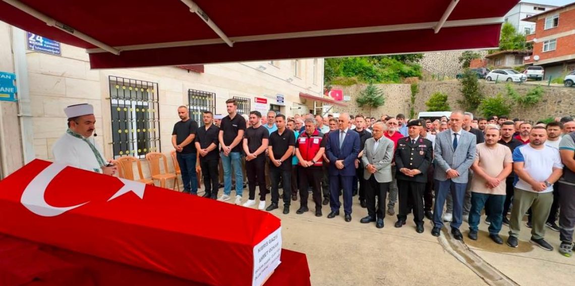 Kalp krizi sonucu hayatını kaybeden Kıbrıs gazisi son yolculuğuna uğurlandı