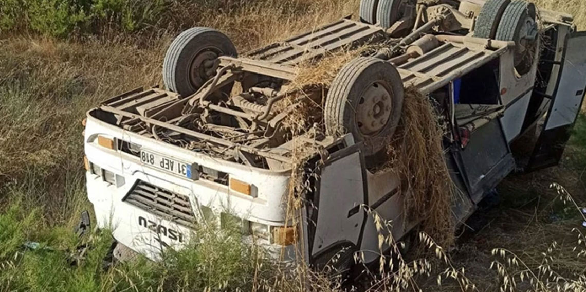 Amasya'da tarım işçilerini taşıyan minibüs devrildi: 6'sı çocuk 16 yaralı
