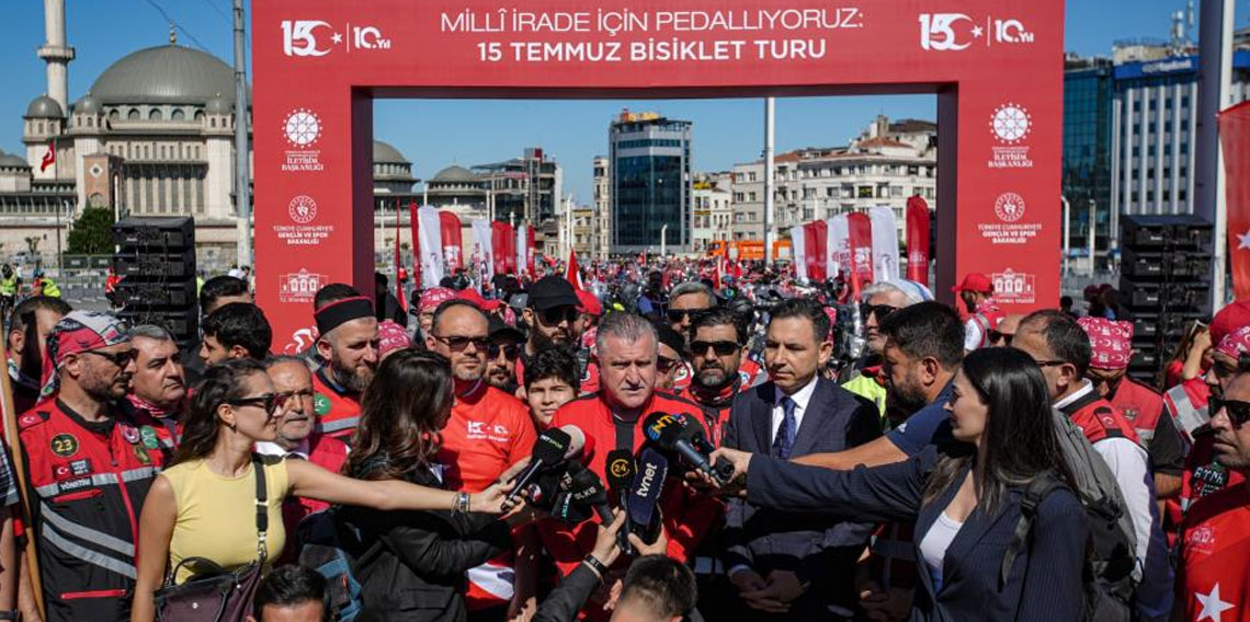 15 Temmuz şehitleri anısına dev kortej